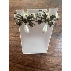 Vintage Silver Tone Bow Earrings Faux Pearl Drop Romantic Estate Jewelry 1970s
